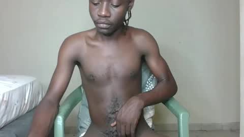 Snapshot of glane_ chatting on 11-05-25, 03:17 James online show from 11-05-25, 03:17