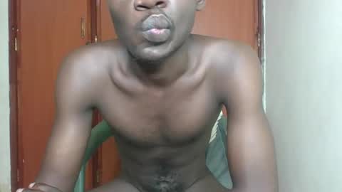 Snapshot of glane_ chatting on 11-17-25, 11:16 James online show from 11-17-25, 11:16