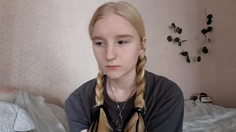 Laura online show from 05-26-26, 05:14