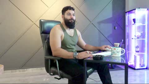 Matthew .. for short call me Matt online show from 12-11-24, 06:47