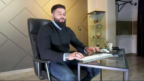 Matthew .. for short call me Matt online show from 02-21-25, 09:43