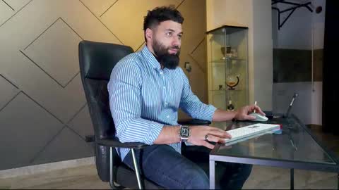 Matthew .. for short call me Matt online show from 02-22-25, 08:31