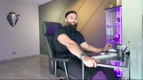 Matthew .. for short call me Matt online show from 03-08-25, 12:09