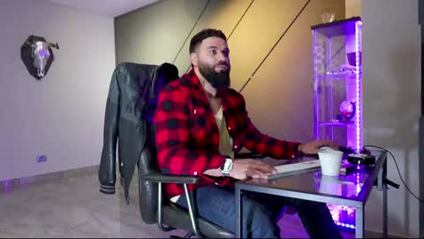 Matthew .. for short call me Matt online show from 03-10-25, 06:56