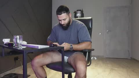 Matthew .. for short call me Matt online show from 10-07-25, 09:23