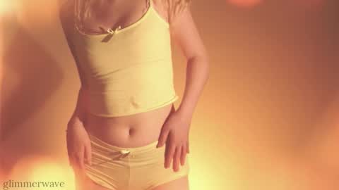 Snapshot of glimmerwave chatting on 01-15-26, 08:45 Gracia online show from 01-15-26, 08:45