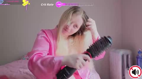 Snapshot of glitchwitch chatting on 10-16-25, 07:15 Glitch online show from 10-16-25, 07:15