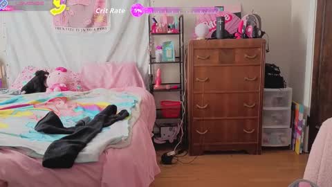 Snapshot of glitchwitch chatting on 11-28-25, 06:54 Glitch online show from 11-28-25, 06:54