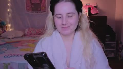 Snapshot of glitchwitch chatting on 11-29-25, 10:02 Glitch online show from 11-29-25, 10:02