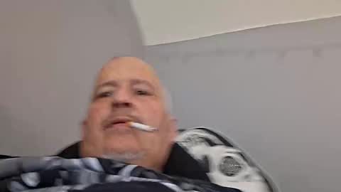 Snapshot of glizzy4u chatting on 11-12-25, 11:58 glizzy4u online show from 11-12-25, 11:58