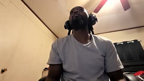 Snapshot of glomightyj chatting on 06-09-26, 03:56 glomightyj online show from 06-09-26, 03:56