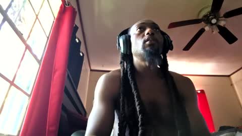 Snapshot of glomightyj chatting on 06-27-26, 08:58 glomightyj online show from 06-27-26, 08:58