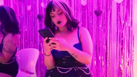 Snapshot of gloomydoll chatting on 02-13-26, 11:34 Mimi online show from 02-13-26, 11:34