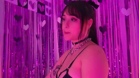 Snapshot of gloomydoll chatting on 02-14-26, 10:06 Mimi online show from 02-14-26, 10:06