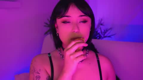 Snapshot of gloomydoll chatting on 03-05-26, 08:27 Mimi online show from 03-05-26, 08:27