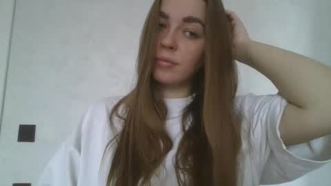 Snapshot of gloria954807 chatting on 02-06-26, 01:03 gloria954807 online show from 02-06-26, 01:03