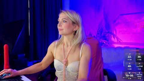 Snapshot of gloria_lovely chatting on 05-26-26, 10:55 Gloria online show from 05-26-26, 10:55