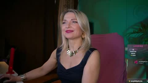 Snapshot of gloria_lovely chatting on 05-28-26, 11:18 Gloria online show from 05-28-26, 11:18