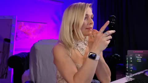 Snapshot of gloria_lovely chatting on 06-02-26, 11:12 Gloria online show from 06-02-26, 11:12