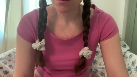 Snapshot of gloriapearl chatting on 06-18-26, 01:15 Gloria Pearl online show from 06-18-26, 01:15