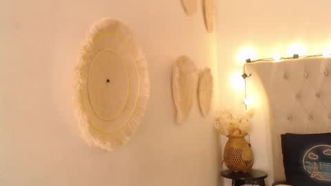 Snapshot of glory_shine chatting on 01-14-26, 12:33 Glory online show from 01-14-26, 12:33