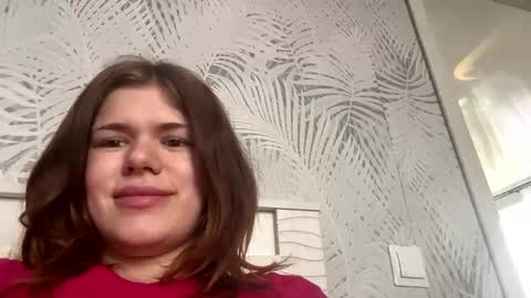 Snapshot of glossy_girl_1 chatting on 04-25-26, 08:50 Roxy online show from 04-25-26, 08:50