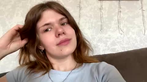 Snapshot of glossy_girl_1 chatting on 05-16-26, 11:53 Roxy online show from 05-16-26, 11:53