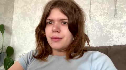 Snapshot of glossy_girl_1 chatting on 05-17-26, 05:05 Roxy online show from 05-17-26, 05:05