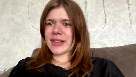 Snapshot of glossy_girl_1 chatting on 05-31-26, 11:06 Roxy online show from 05-31-26, 11:06
