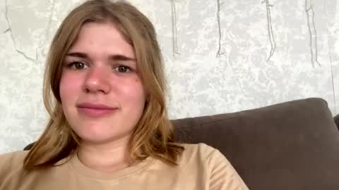 Snapshot of glossy_girl_1 chatting on 07-30-26, 09:52 Roxy online show from 07-30-26, 09:52