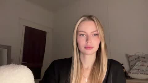 Snapshot of glow_angel chatting on 01-22-25, 05:28 glow_angel online show from 01-22-25, 05:28