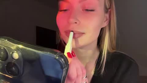 Snapshot of glow_angel chatting on 01-23-25, 06:24 glow_angel online show from 01-23-25, 06:24