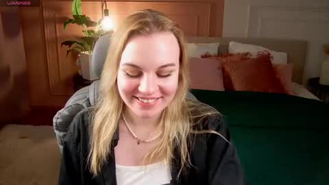 Margo online show from 04-18-26, 01:31