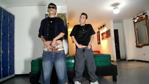 Snapshot of gnecos chatting on 05-03-26, 07:09 THOMAS AND DAMIAND online show from 05-03-26, 07:09