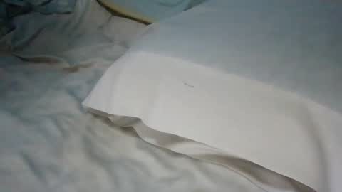 Snapshot of gnzurg chatting on 10-18-25, 06:37 gnz online show from 10-18-25, 06:37