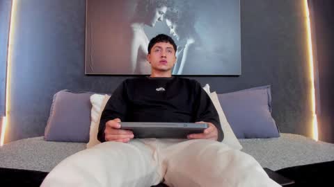 steven online show from 12-12-24, 01:06