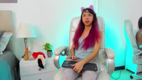 Snapshot of goddess__lilith_ chatting on 01-07-26, 04:48 Lilith online show from 01-07-26, 04:48