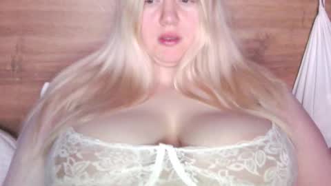 Snapshot of goddess__persephone chatting on 02-15-26, 06:15 Rose online show from 02-15-26, 06:15