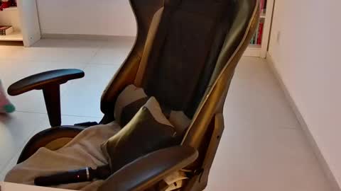 Snapshot of goddess_artemis_ chatting on 09-10-25, 08:31 Fauna online show from 09-10-25, 08:31