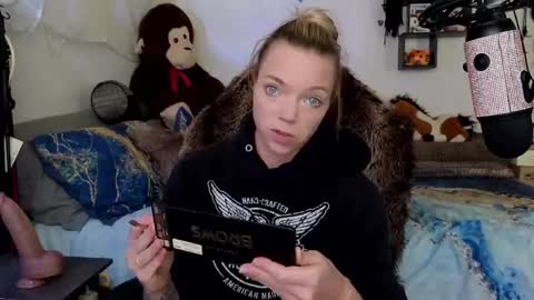 Patricia Mars           Goddess of Mars twitter thegoddessmindy online show from 11-06-25, 03:35