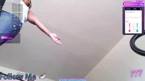 Snapshot of goddess_risquej chatting on 07-10-26, 08:44 Goddess RIsqueJ online show from 07-10-26, 08:44
