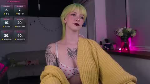 Snapshot of goddessakiko chatting on 06-14-26, 09:06 Akiko online show from 06-14-26, 09:06
