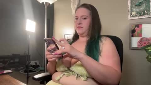 Snapshot of goddessamelia92 chatting on 05-03-26, 03:45 Goddess Amelia online show from 05-03-26, 03:45