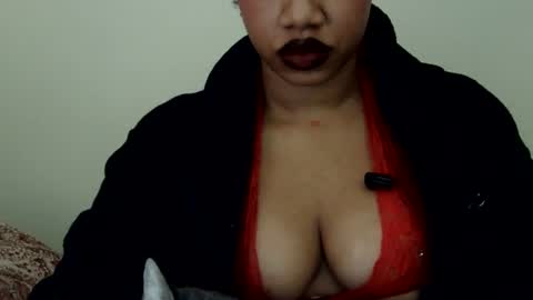 Snapshot of goddessdaisysky chatting on 12-21-25, 05:03 Goddess Daisy Sky online show from 12-21-25, 05:03