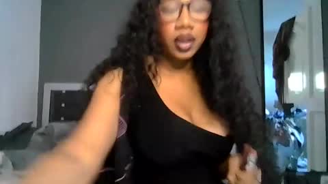 Snapshot of goddessdaisysky chatting on 03-08-26, 05:39 Goddess Daisy Sky online show from 03-08-26, 05:39