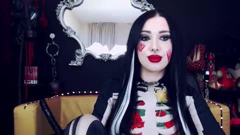 Snapshot of goddessgeorgia chatting on 10-31-25, 03:57 Goddess Georgia online show from 10-31-25, 03:57