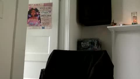 Snapshot of goddessjaylastar chatting on 11-26-25, 03:57 GoddessJayla Star online show from 11-26-25, 03:57