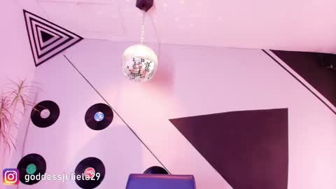 Snapshot of goddessjulieta chatting on 05-24-26, 06:46 Julieta online show from 05-24-26, 06:46