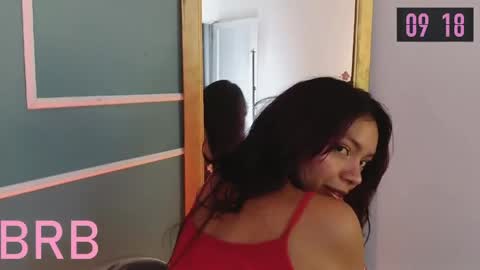 Snapshot of goddessjulieta chatting on 05-27-26, 07:00 Julieta online show from 05-27-26, 07:00