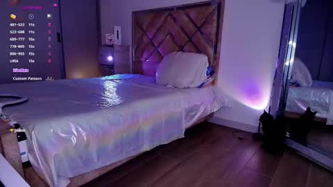 Snapshot of goddesslinda chatting on 09-27-25, 10:15 Linda online show from 09-27-25, 10:15